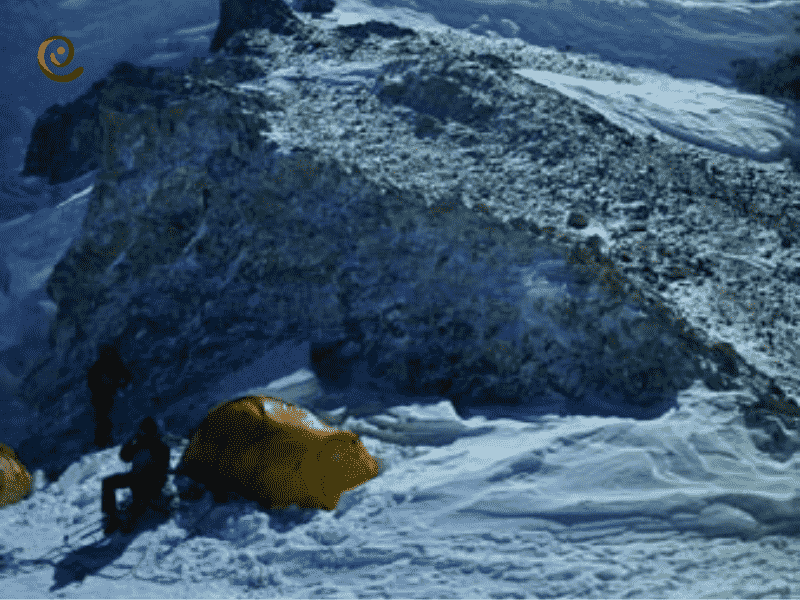 در آخرین کمپ رسیدن به قله ماربل وال را  در دکوول ببینید و بخوانید.